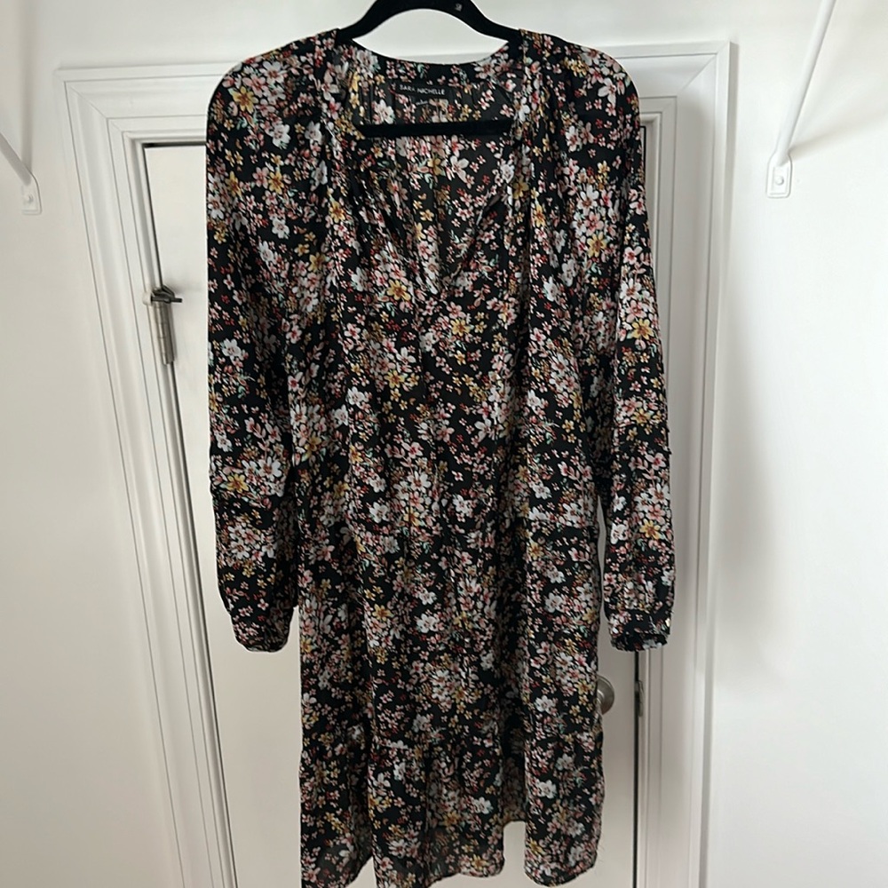 Black floral dress. Size L. Perfect with boots or heels for every occasion.